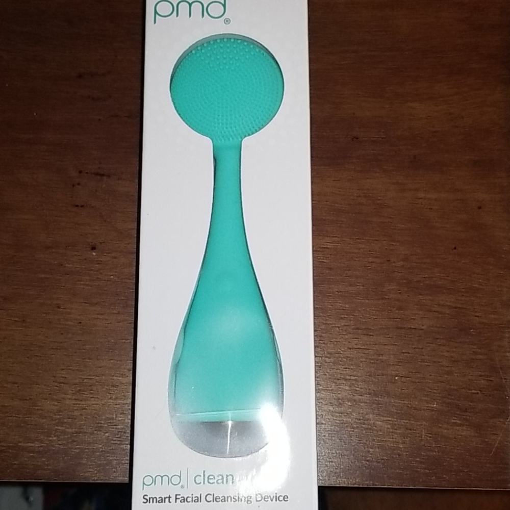 PMD Facial Cleansing Device